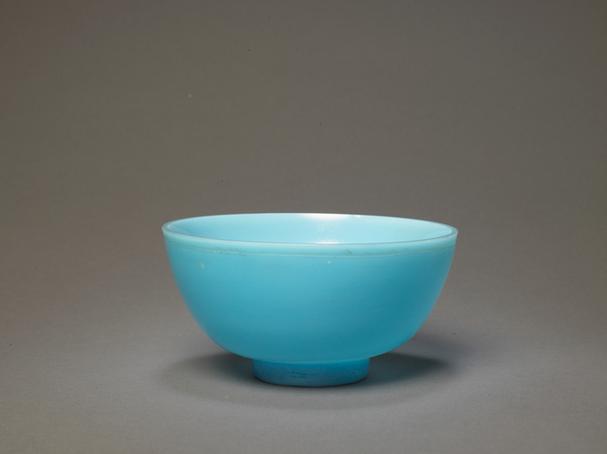 同治款天蓝色玻璃直口碗