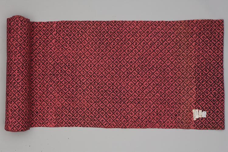 深粉红色地青色方格小花纹哔叽