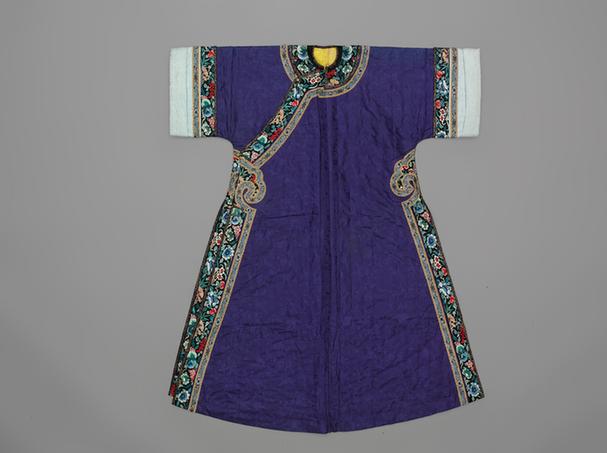 茄紫色杏林春燕纹暗花绉绸棉氅衣