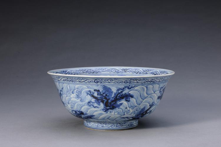 青花海兽纹碗