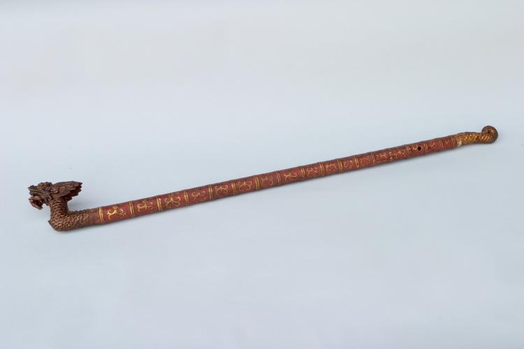 竹红漆描金朵莲纹龙形笛