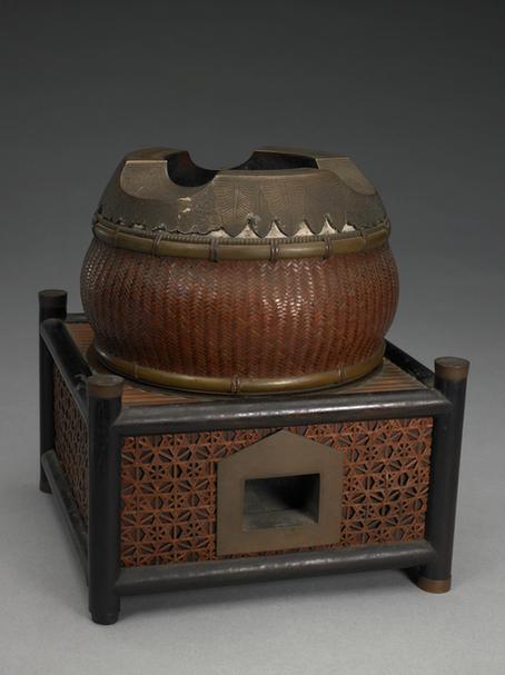 宜兴窑紫砂六方芦雁纹盖罐