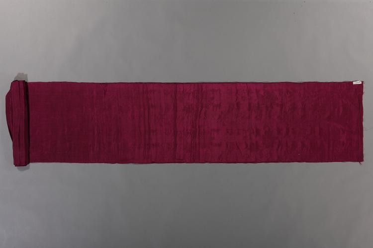 绛色芍药花纹花绸