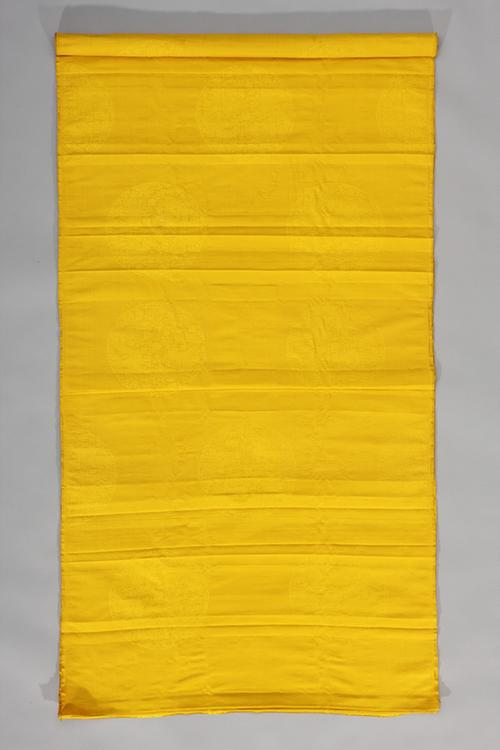 明黄色团龙纹暗花罗纹缎