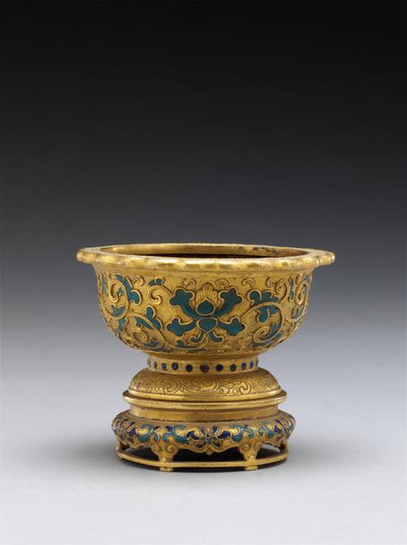 铜烧蓝勾莲花卉纹花盆