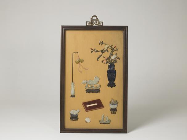 红木边嵌玉石牙漆地博古图挂屏