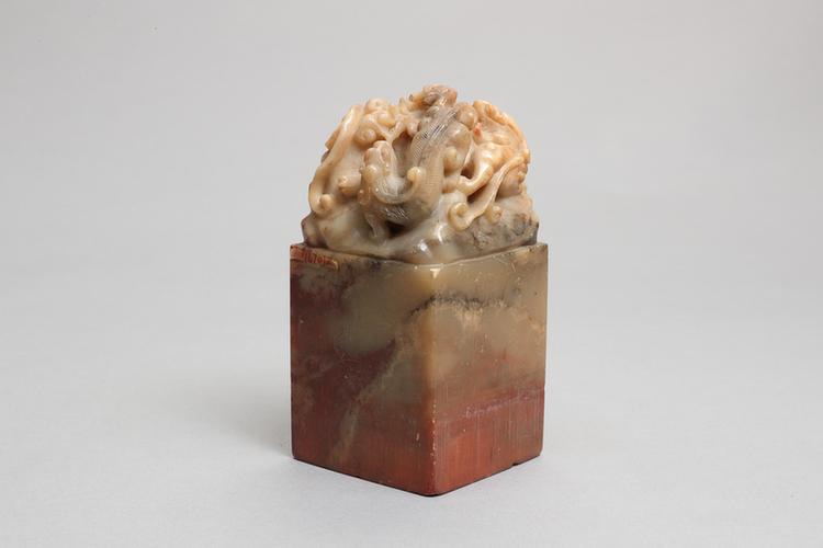 螭纽“御赐朗吟阁宝”