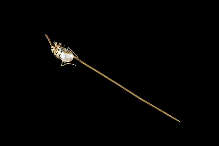 银镀金点翠蝉纹头花