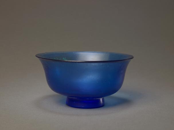 咸丰款蓝色玻璃光素撇口碗