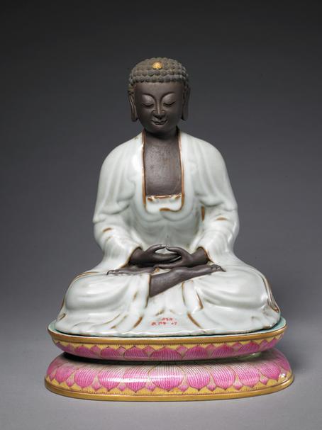 乾隆款天蓝釉观音像