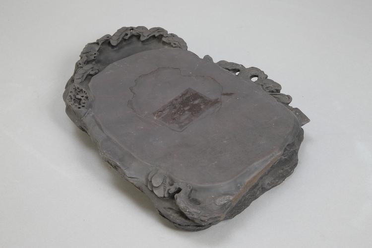 端石雕松鹤随形砚