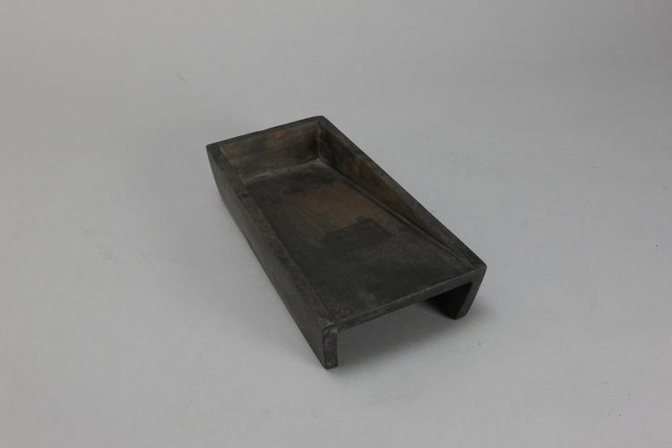 歙石箕形抄手砚