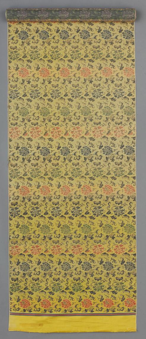 黄色地斜万字折枝花卉纹织金锦