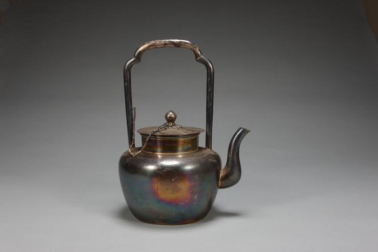 宣统款银提梁壶