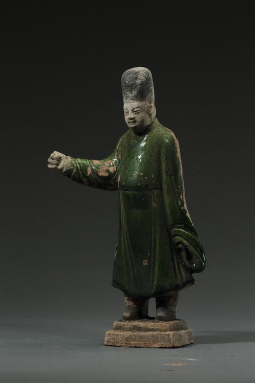 陶绿釉男立俑