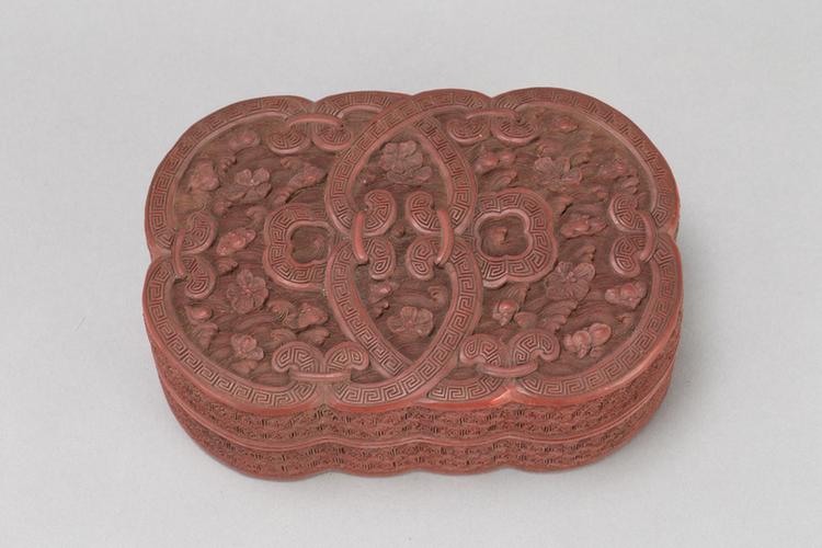 剔红落花流水纹双圆式盒