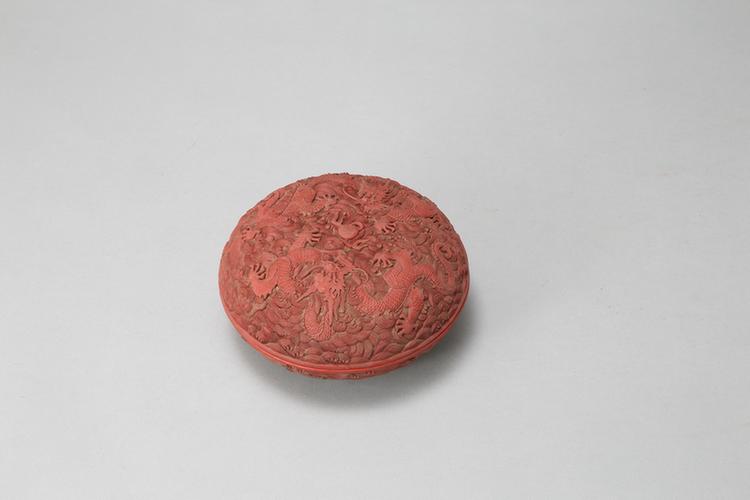 剔红双面五龙戏珠纹圆盒