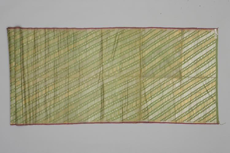 绿色金银花纹回回绸