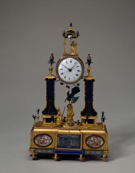 铜镀金孔雀开屏人打钟