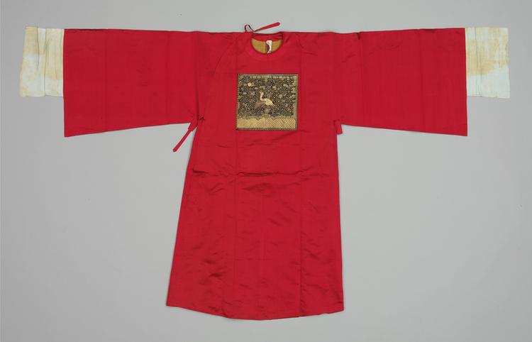 红色素缎缀平金绣鹭鸶纹方补男官衣