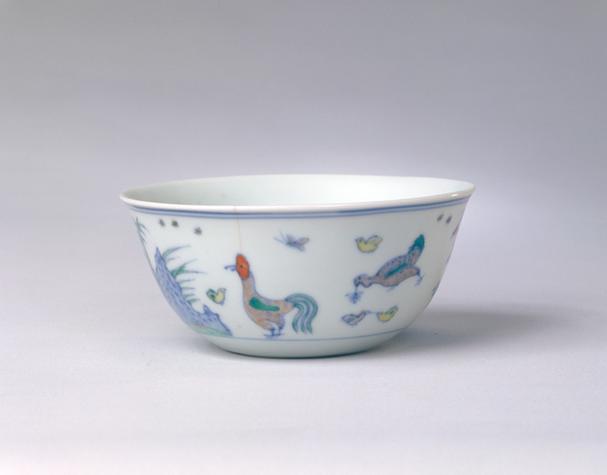 成化款斗彩鸡图杯