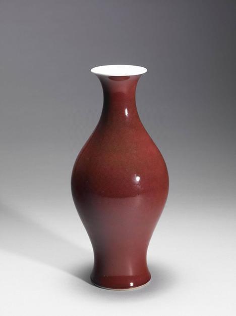 雍正 霁红橄榄瓶