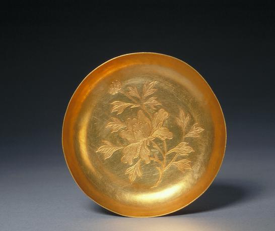 金錾花牡丹纹碟