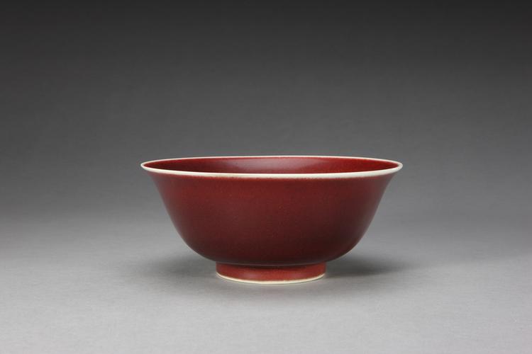 鲜红釉碗