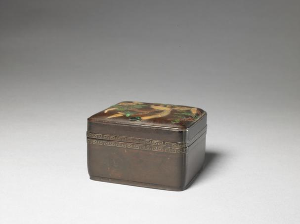 紫檀嵌螺钿花鸟纹方盒