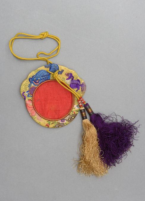 黄色缎绣太狮少狮百鸟朝凤纹活计-表套