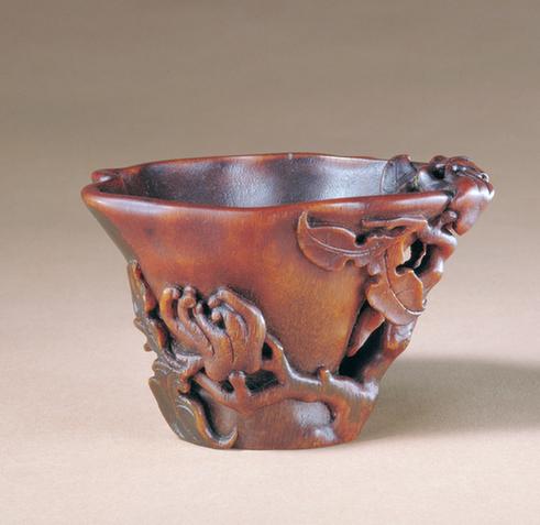 犀角镂雕佛手纹杯