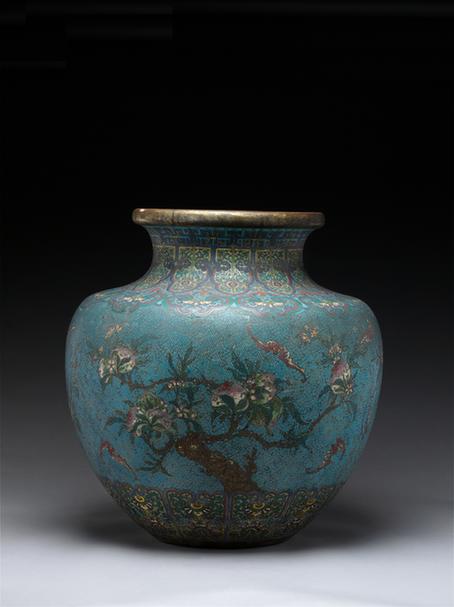 掐丝珐琅锦地三果纹石榴尊