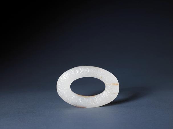 玉勾云纹椭圆环