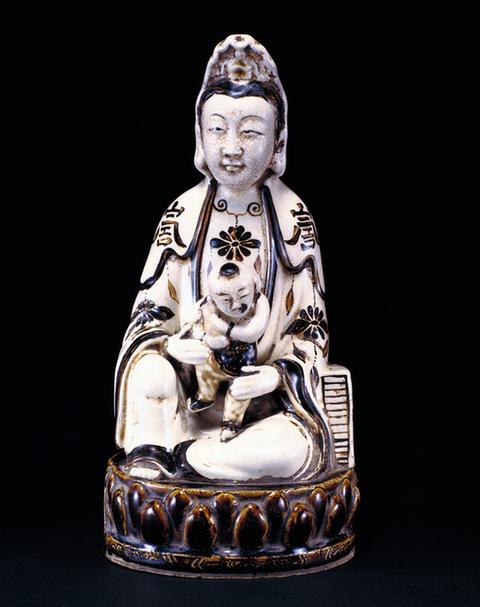 彭城窑白地黑褐彩提子观音