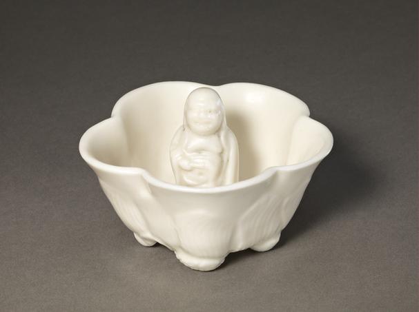 德化窑白釉荷叶式公道杯