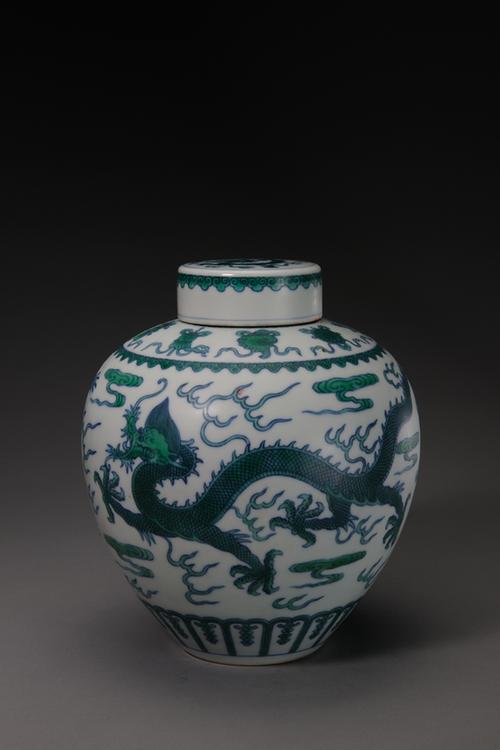 道光款白地绿彩八吉祥云龙纹盖罐