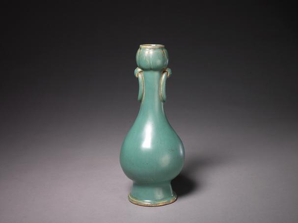 石湾窑绿釉双环耳瓶