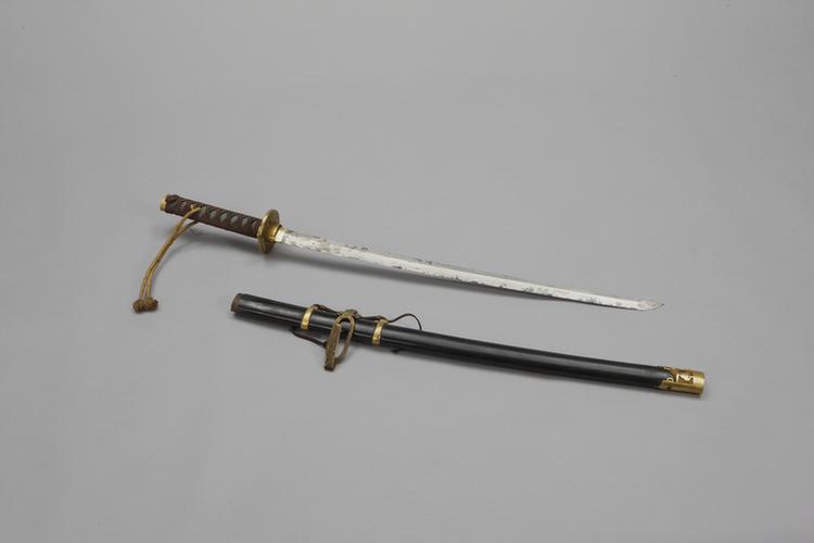 铜缠丝柄漆鞘倭刀