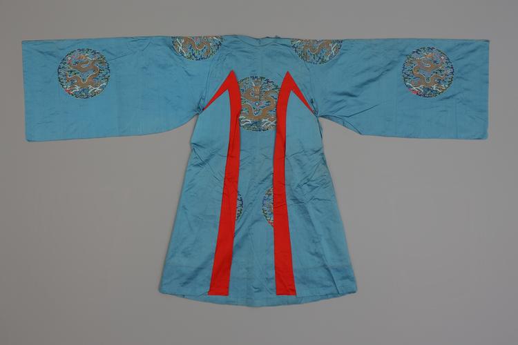 月白色十二团彩云金龙纹妆花缎男蟒