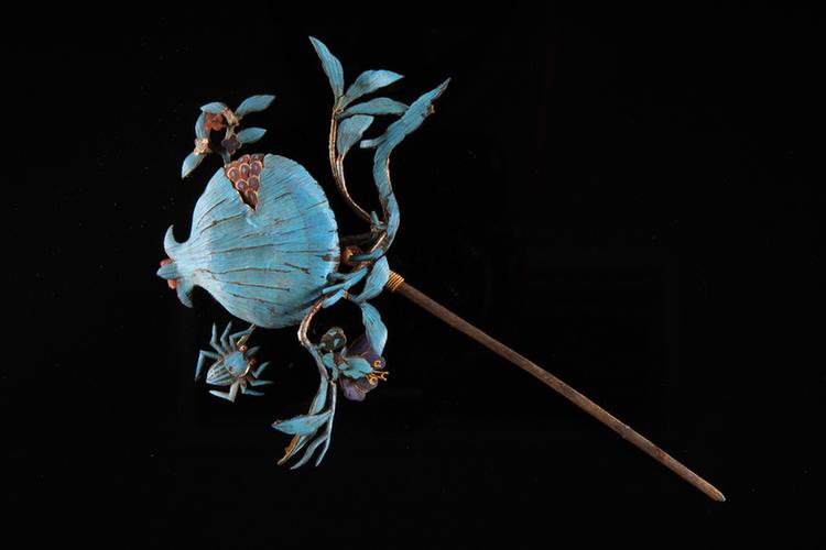 点翠花卉鸟蝶纹头花