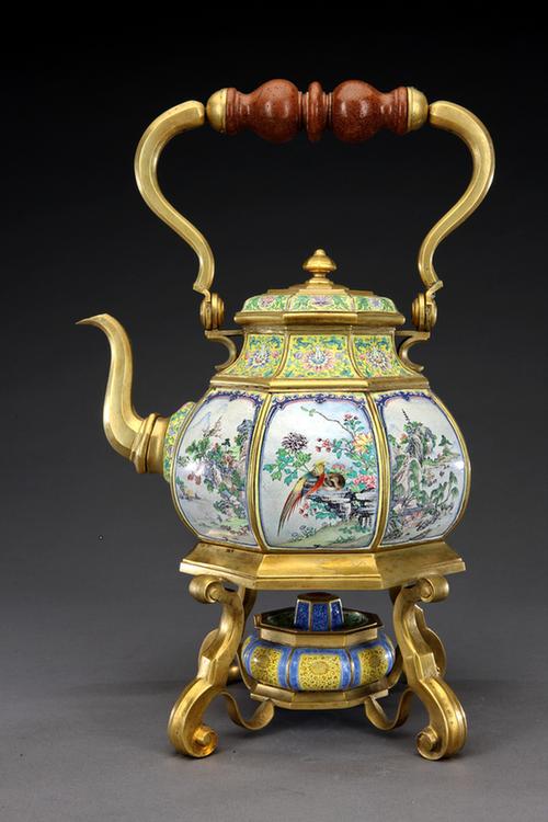 画珐琅开光提梁壶