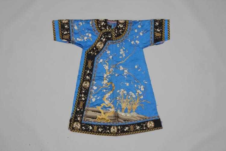 品月色缎绣加金枝梅水仙纹衬衣拆片