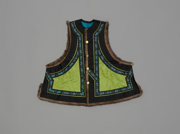 绿色蝠寿纹暗花缎镶貂皮边琵琶襟夹坎肩