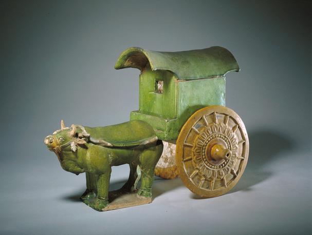 陶黄绿釉牛车