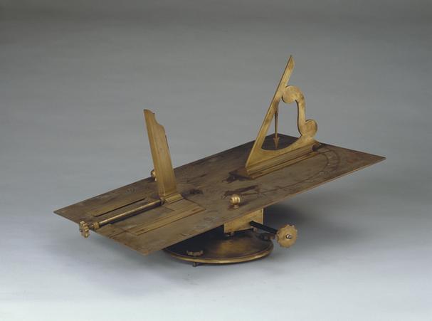 铜镀金赤道圭表合璧仪