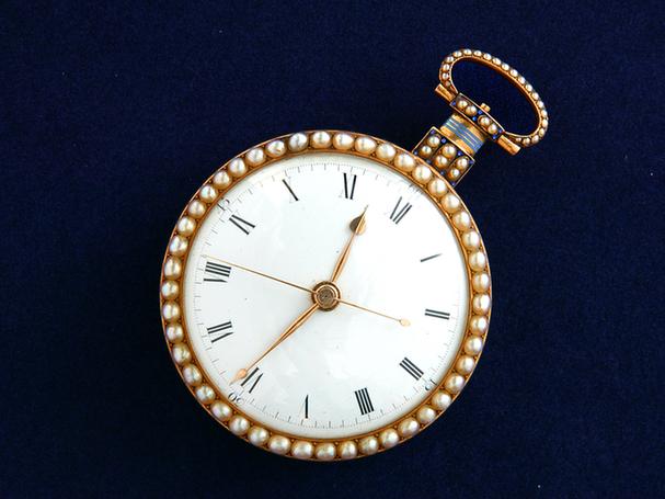 镶珠珐琅仕女策杖图怀表