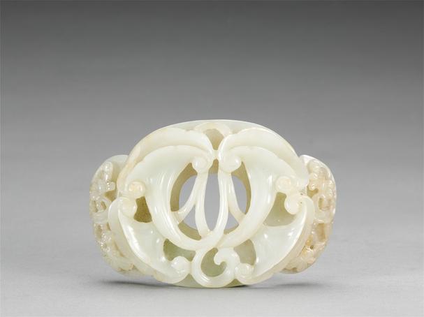 青白玉镂雕牵牛花三连带饰