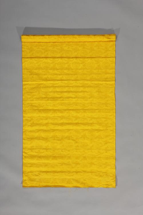 黄色团龙云纹暗花缎