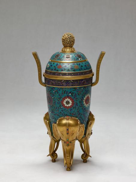 康熙款掐丝珐琅缠枝莲纹象足鼎式盖炉