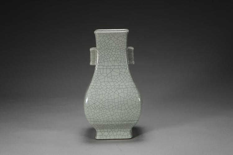 雍正款仿哥釉穿带壶